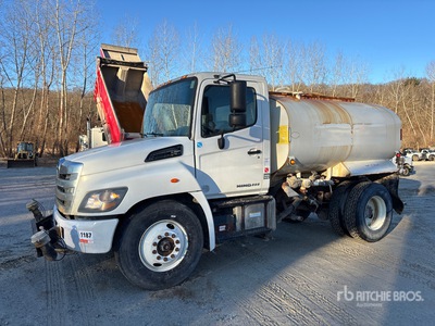 2018 Hino 338 4x2 Water Truck