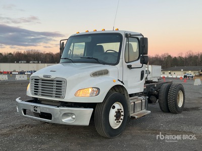 2014 Freightliner M2 106 4x2 Cabina y chasis