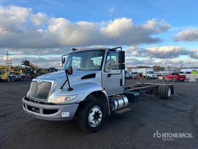 2017 International DuraStar 4300 4x2 Cabina y chasis