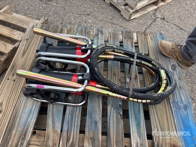 Quantity of (2) Mustang CV3500 コンクリートバイブレーター (Unused)