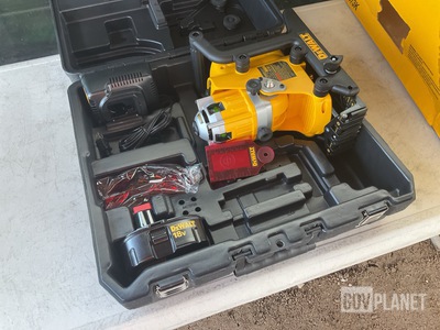 (4) DeWalt DW073K Cordless Rotary Laser Kits
