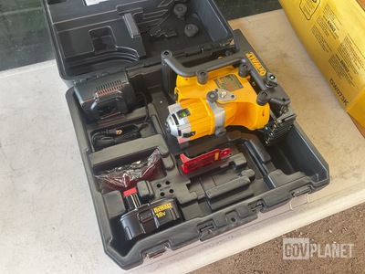 (4) DeWalt DW073K Cordless Rotary Laser Kits