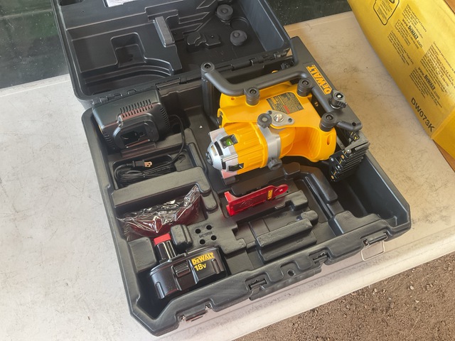 (4) DeWalt DW073K Cordless Rotary Laser Kits