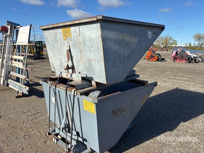 Quantity of (2) Hoppers Divers - Industriel