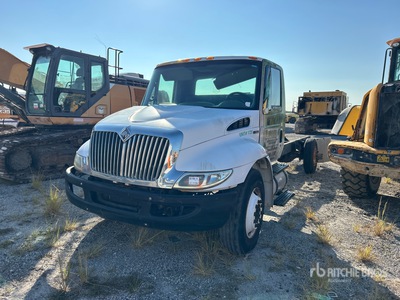 2010 International 4300 SBA 4x2 Autocarro cabina e telaio (Inoperable)
