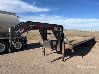 2021 MAXX-D 30 ft T/A Gooseneck Plant Trailer