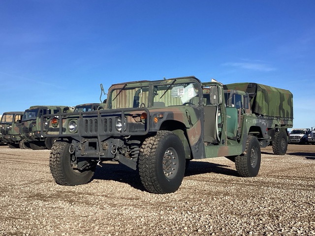 2001 AM General M1097A2 HMMWV 4 Door w/Truck Body
