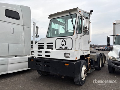 2009 Camión remolcador de plataforma (Inoperable)