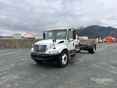 2007 International 4300 4x2 Cab and Chassis