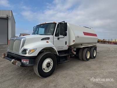 2007 International 7400 4000 gal 6x4 散水車