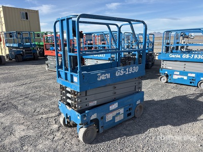 2016 Genie 1930 Scissor Lift