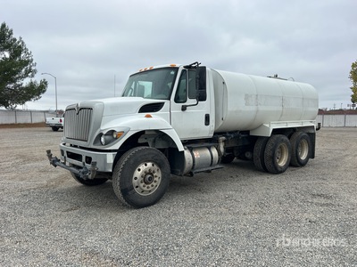2015 International 7400 4000 gal 6x4 散水車