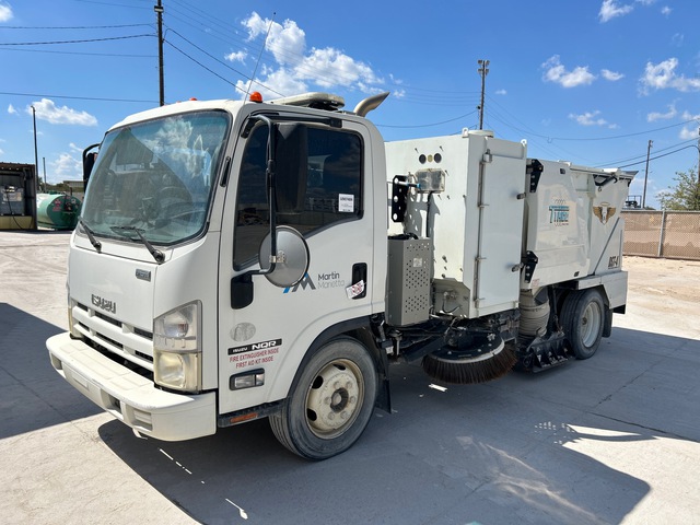 2014 Tymco 435 on 2014 Isuzu NQR Sweeper Truck