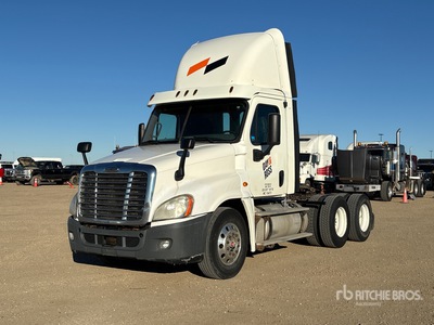 2013 Freightliner Cascadia 125 6x4 T/A Day Cab Truck Tractor
