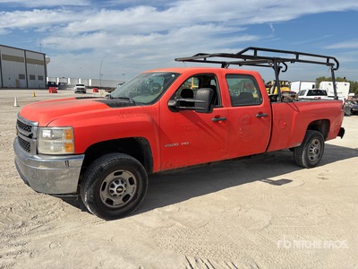 2014 Chevrolet Silverado 2500HD 4x2 Crew Cab Pickup
