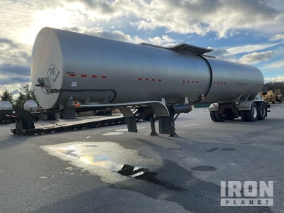 2013 Etnyre T7198 T/A 9500 gal Asphalt Tank Trailer