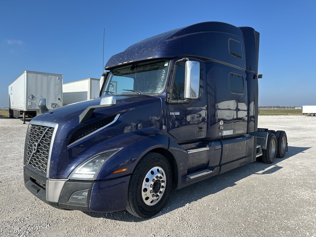 2022 Volvo VNL860 6x4 T/A Sleeper Truck Tractor