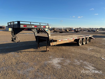 2008 Norbert 25 ft Tri/A Gooseneck Equipment Trailer