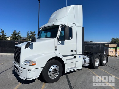 2015 Volvo VNL64T300 6x4 T/A Day Cab Truck Tractor