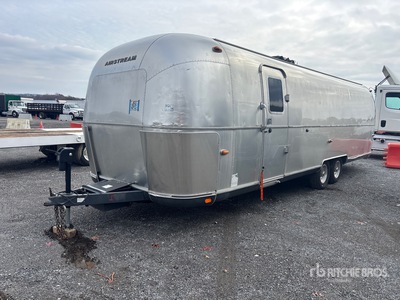 2015 Airstream 26 ft T/A Przyczepa zamknięta