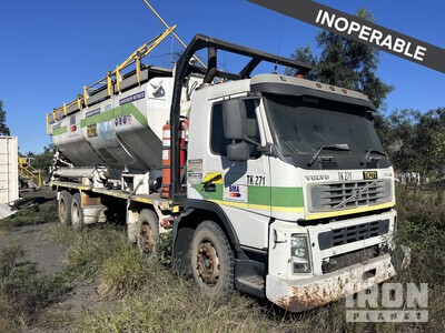 2003 Volvo FM12 8x4 Twin-Steer Camion de emulsion de explosivos (Inoperable)