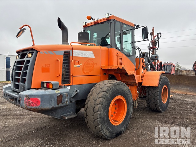 CARGADOR FRONTAL 2014 DOOSAN DL250TC3