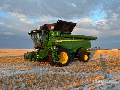 2023 John Deere X9 1100 Combine Harvester