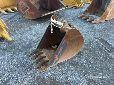 24 in Digging Excavator Bucket