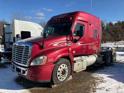 2013 Freightliner Cascadia 125 6x4 T/A Sleeper Truck Tractor (Inoperable)