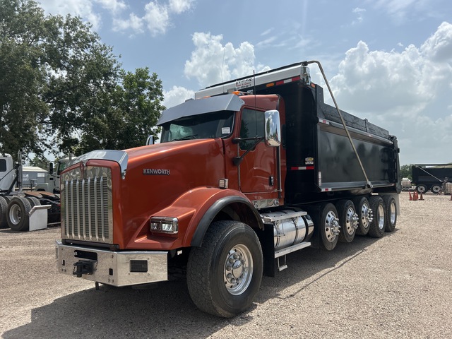 2020 Kenworth T800 6x4 Five Axle Dump Truck