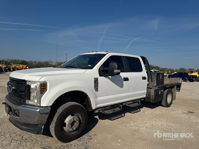 2019 Ford F-350 XL 4x4 Crew Cab Flatbed Truck
