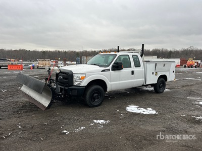 2016 Ford F-350 XL 4x4 Extended Cab 8ft snow plow Utility Truck