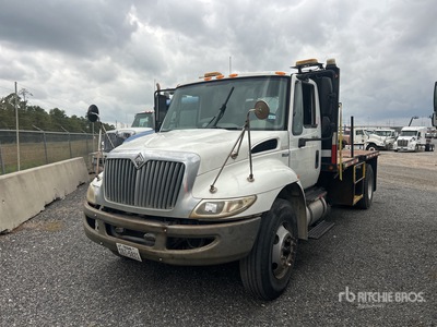 2009 International 4300 4x2 Flatbed Truck (Inoperable)