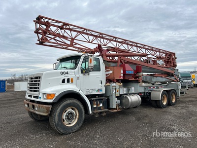 2002 Manitowec S282 4400 lb T/A Self-Erecting Mobile Tower Crane