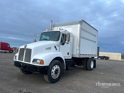 2004 Kenworth T300 4x2 Van Truck