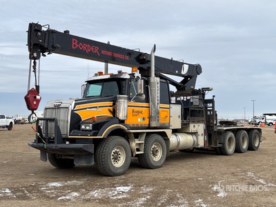 National 1100 30 ton Straight Boom on 2007 Western Star 4900SA 10x6 Twin-Steer Sleeper Camión Grúa