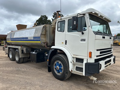 1999 International ACCO 2350G 6x4 Ciężarówka na wodę