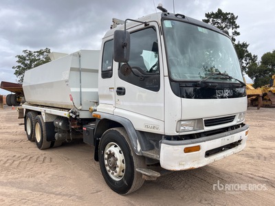 2000 Isuzu FVZ1400 12000 L 6x4 Camion cisterna de agua