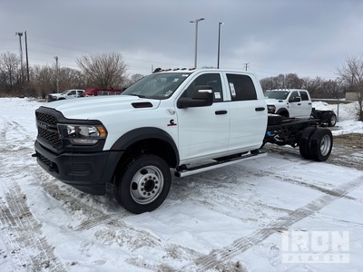 2024 Ram 5500 4x4 Crew Cab Cabina y chasis