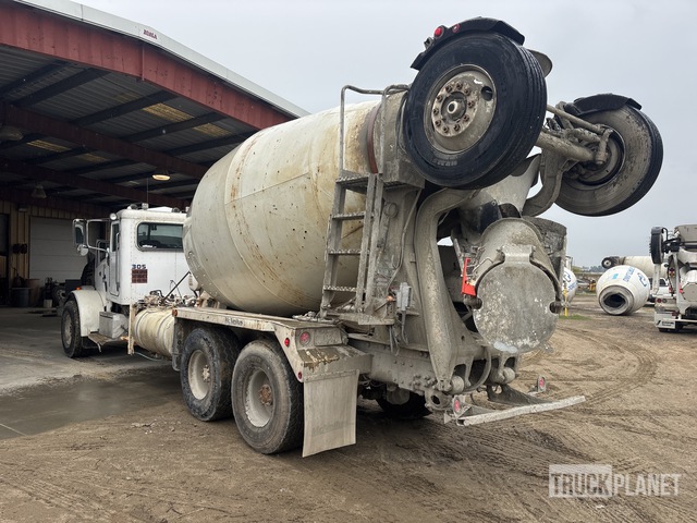 CAMIóN REVOLVEDOR 2006 PETERBILT MCNEILUS 10.5 CYD