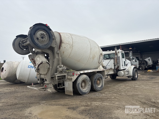 CAMIóN REVOLVEDOR 2007 PETERBILT MCNEILUS 10.5 CYD