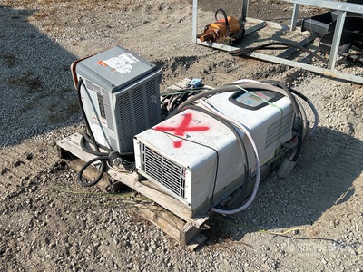 Quantity of (2) EnerSys Caricabatterie