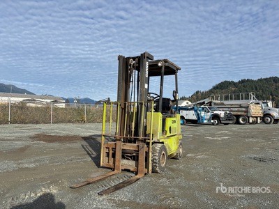 Clark GPS-12 Pneumatic Tire Forklift