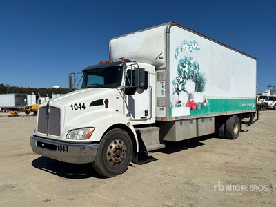 2013 Kenworth T370 4x2 Van Truck