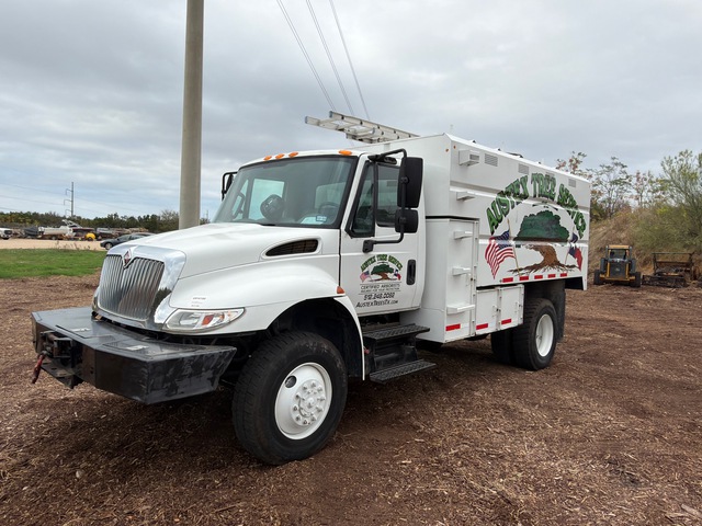 2012 International 4300 4x4 Chipper Truck