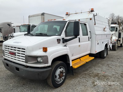 2008 GMC C5500 4x2 Crew Cab Service Truck