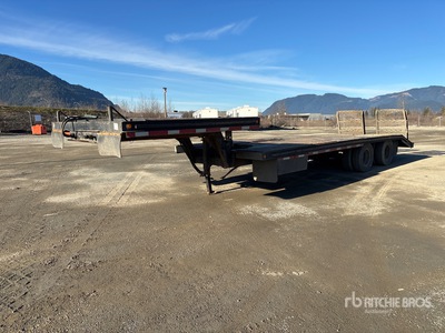 1992 Brentwood 30 ft T/A Equipment Trailer