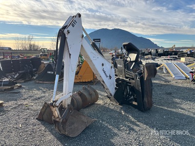 Bobcat 811 スキッドステアバックホー