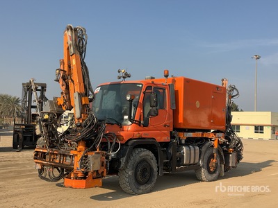 2012 Mercedes-Benz Unimog 500 4x4 Solar Panel Cleaning Truck