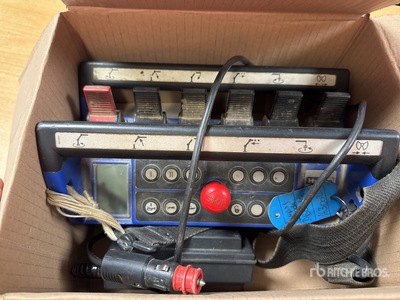 2007 Renault Premium Roll-Off Truck